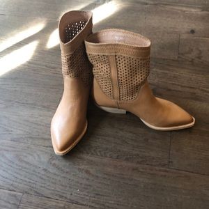 Dolce Vita Union Western Boot- Mocha